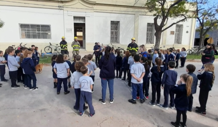 Se realizó un simulacro controlado de evacuación junto a Bomberos